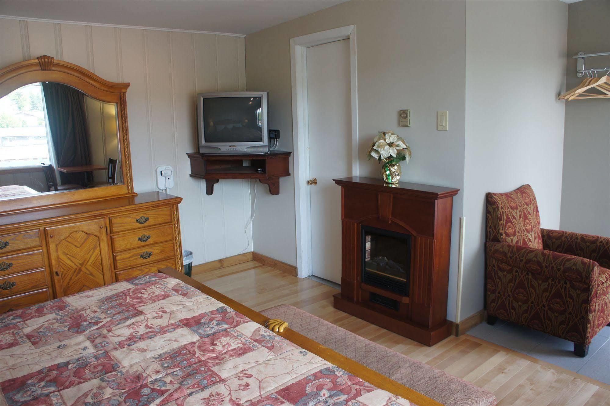 Motel Clair Mont Sainte-Agathe-des-Monts Bagian luar foto