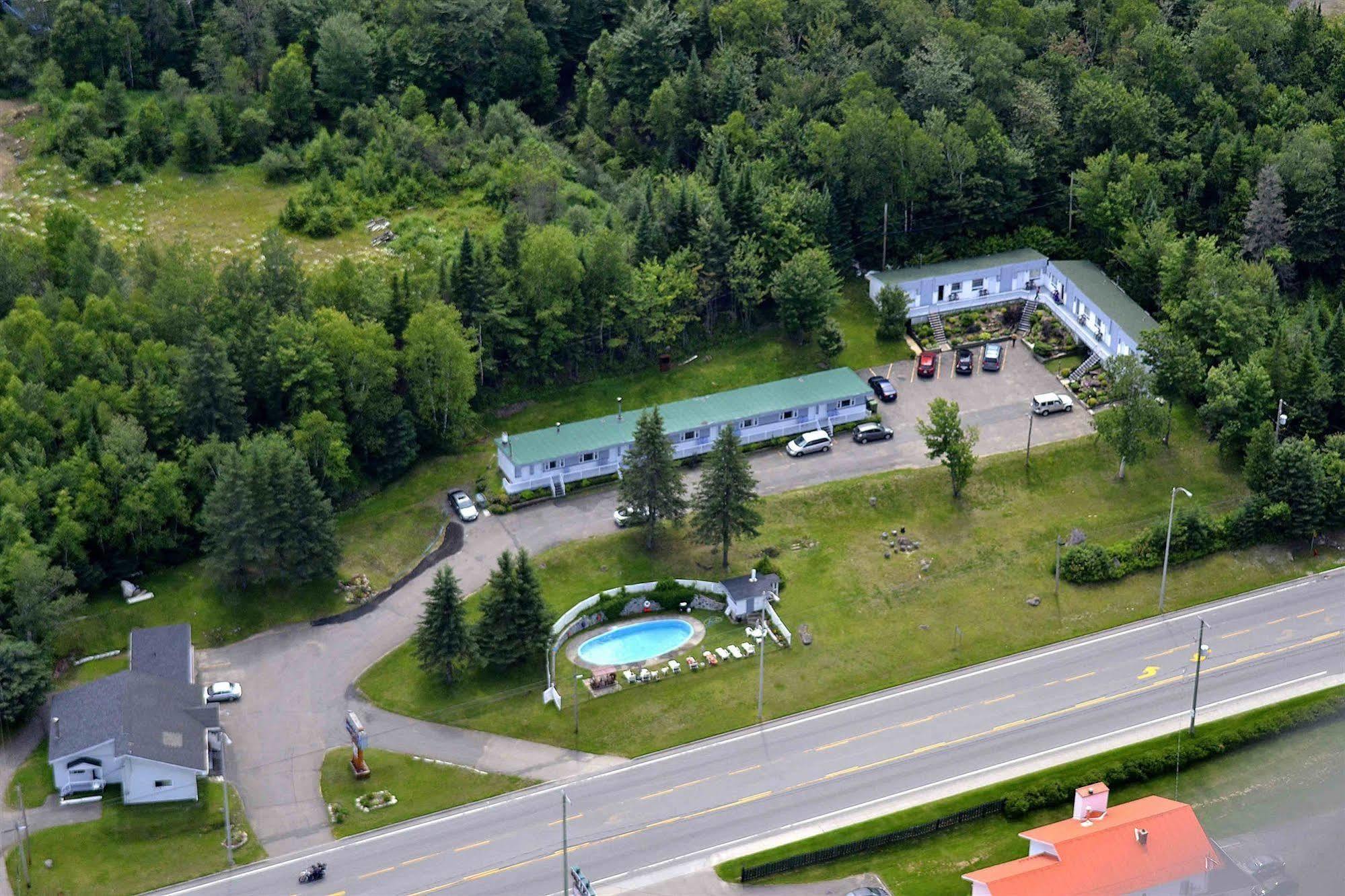 Motel Clair Mont Sainte-Agathe-des-Monts Bagian luar foto